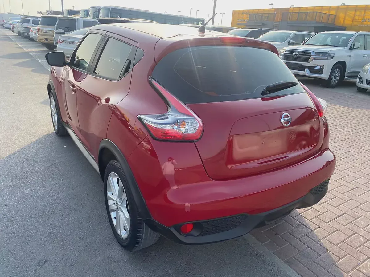 Nissan juke 2016 red color GCC calen car-4-4