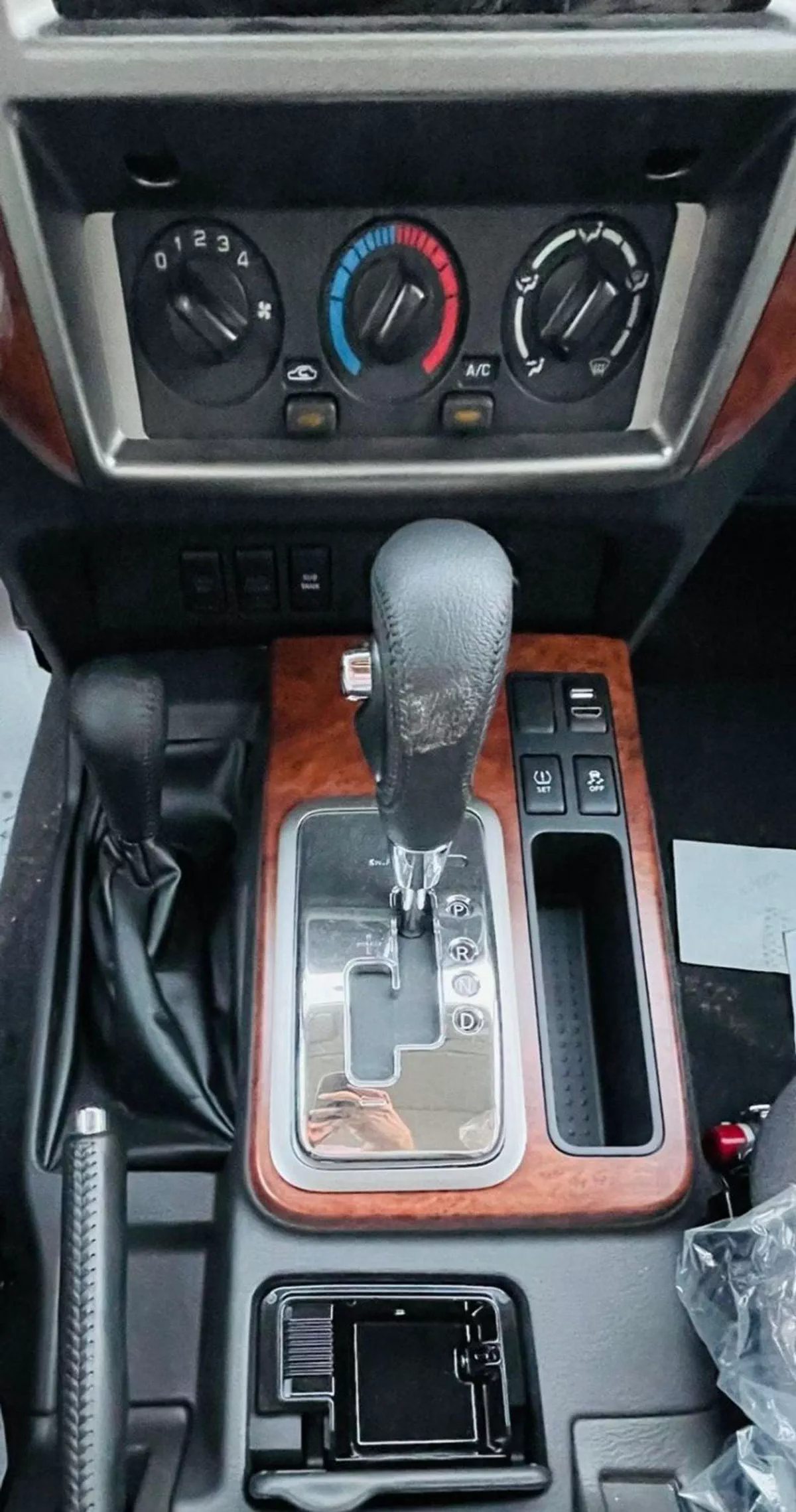 Nissan Patrol SAFARI SW Safari 4.8L A/T-8-0