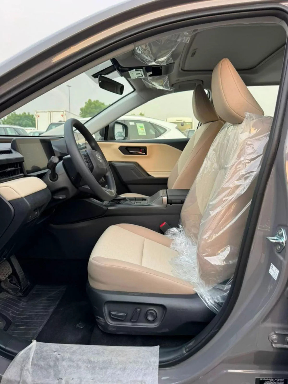 Toyota RAV4 XLE-G MID OPTION || 2.0L PETROL V4 / SUNROOF / DRIVER PWR SEAT / DVD+REAR CAMERA (CODE # RVPXLEO)-8-0