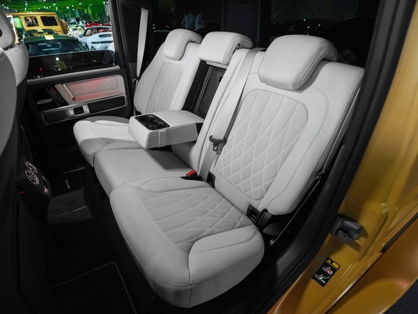 G63 2025 - FACTORY WARRANTY - G MANUFAKTUR OFFICIAL-DOUBLE NIGHT PACKAGE-DIAMOND SEATS-OFFICIAL RIMS