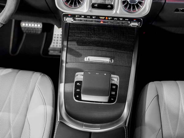 G63 2025 - FACTORY WARRANTY - G MANUFAKTUR OFFICIAL-DOUBLE NIGHT PACKAGE-DIAMOND SEATS-OFFICIAL RIMS