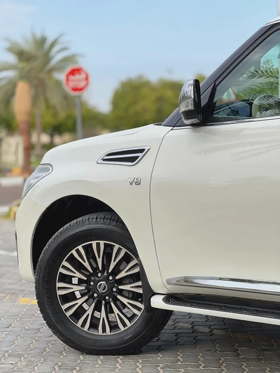 Nissan Patrol LE 2014 GCC Specs - Well Maintained-9