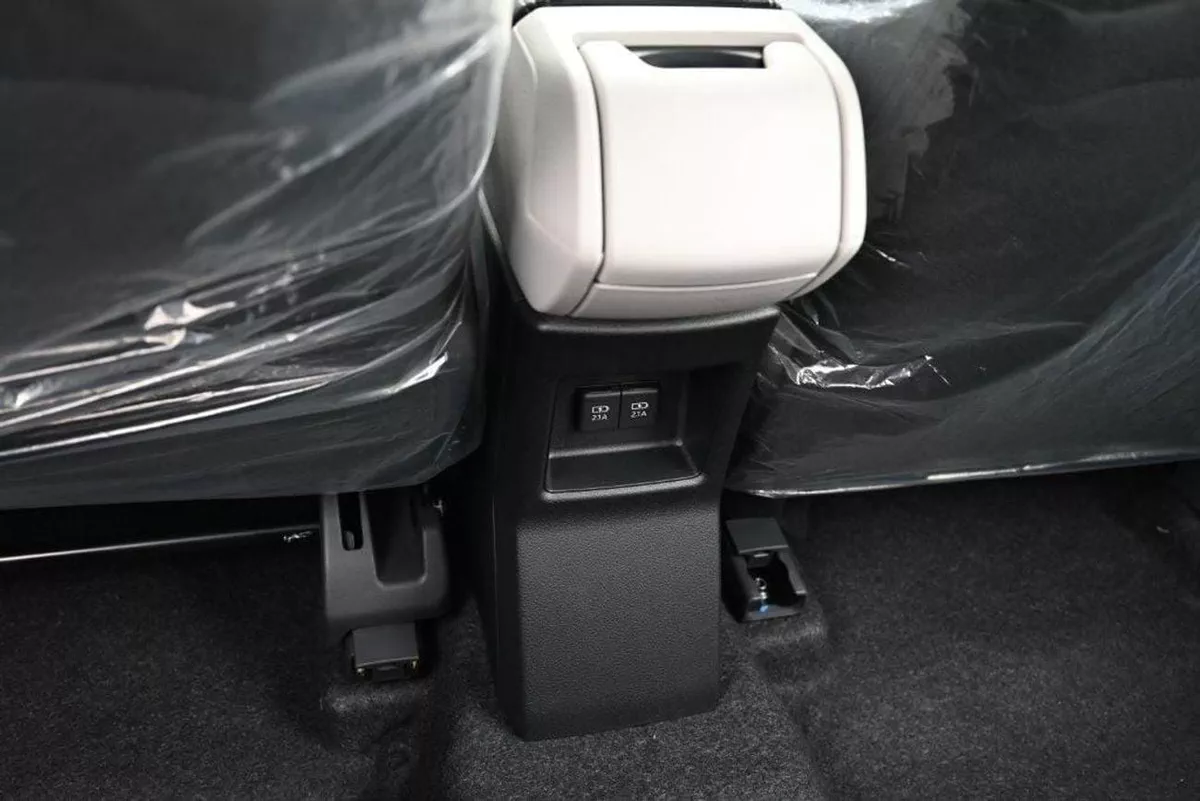 Toyota Veloz GX full option 1.5L-9-0