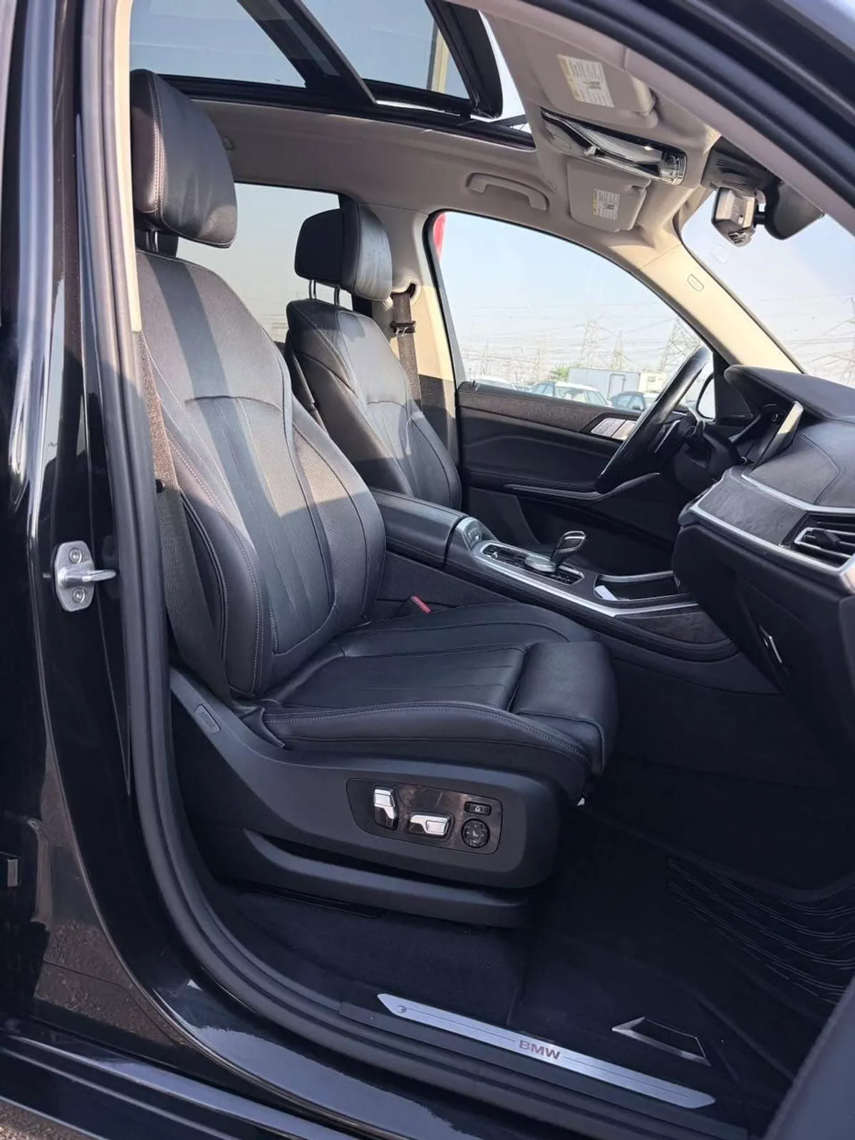 BMW X7 50i PURE EXCELLENCE BMW X7 XDrive 50i Full option premium-14-0