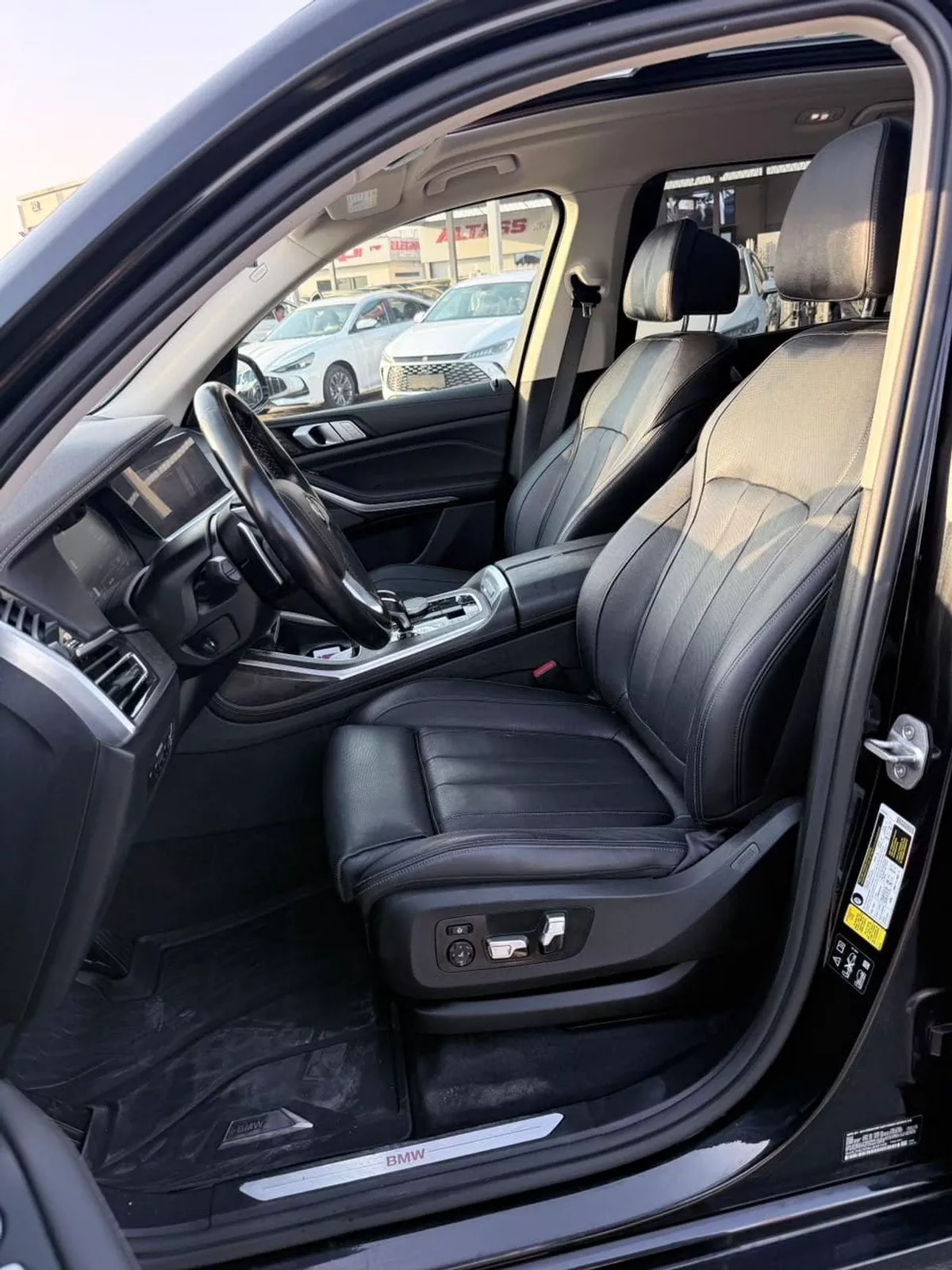BMW X7 50i PURE EXCELLENCE BMW X7 XDrive 50i Full option premium-5-0