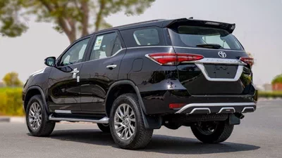 Toyota Fortuner VXR Toyota Fortuner 4.0L Petrol 2025-3