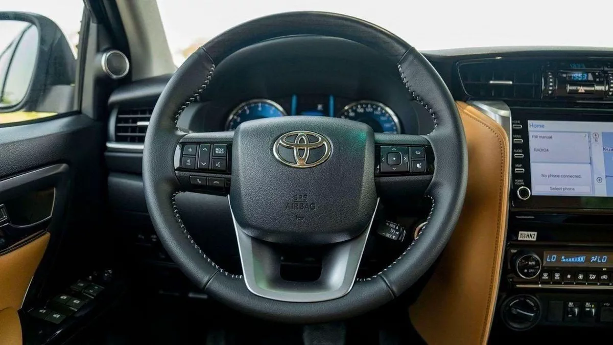 Toyota Fortuner VXR Toyota Fortuner 4.0L Petrol 2025-10-0