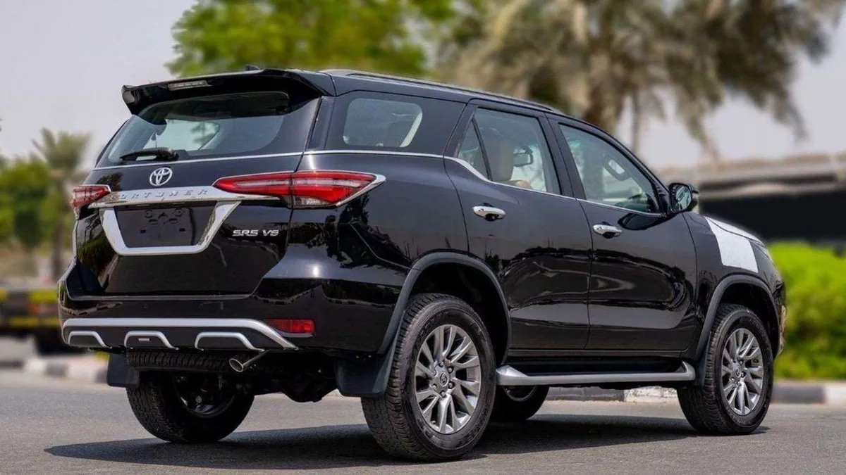 Toyota Fortuner VXR Toyota Fortuner 4.0L Petrol 2025-4-0