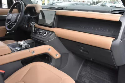 LAND ROVER DEFENDER P400 XDYNAMIC HSE 2025 | GREEN-16