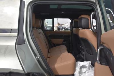 LAND ROVER DEFENDER P400 XDYNAMIC HSE 2025 | GREEN-4