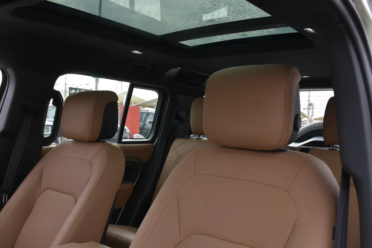 LAND ROVER DEFENDER P400 XDYNAMIC HSE 2025 | GREEN-7-7