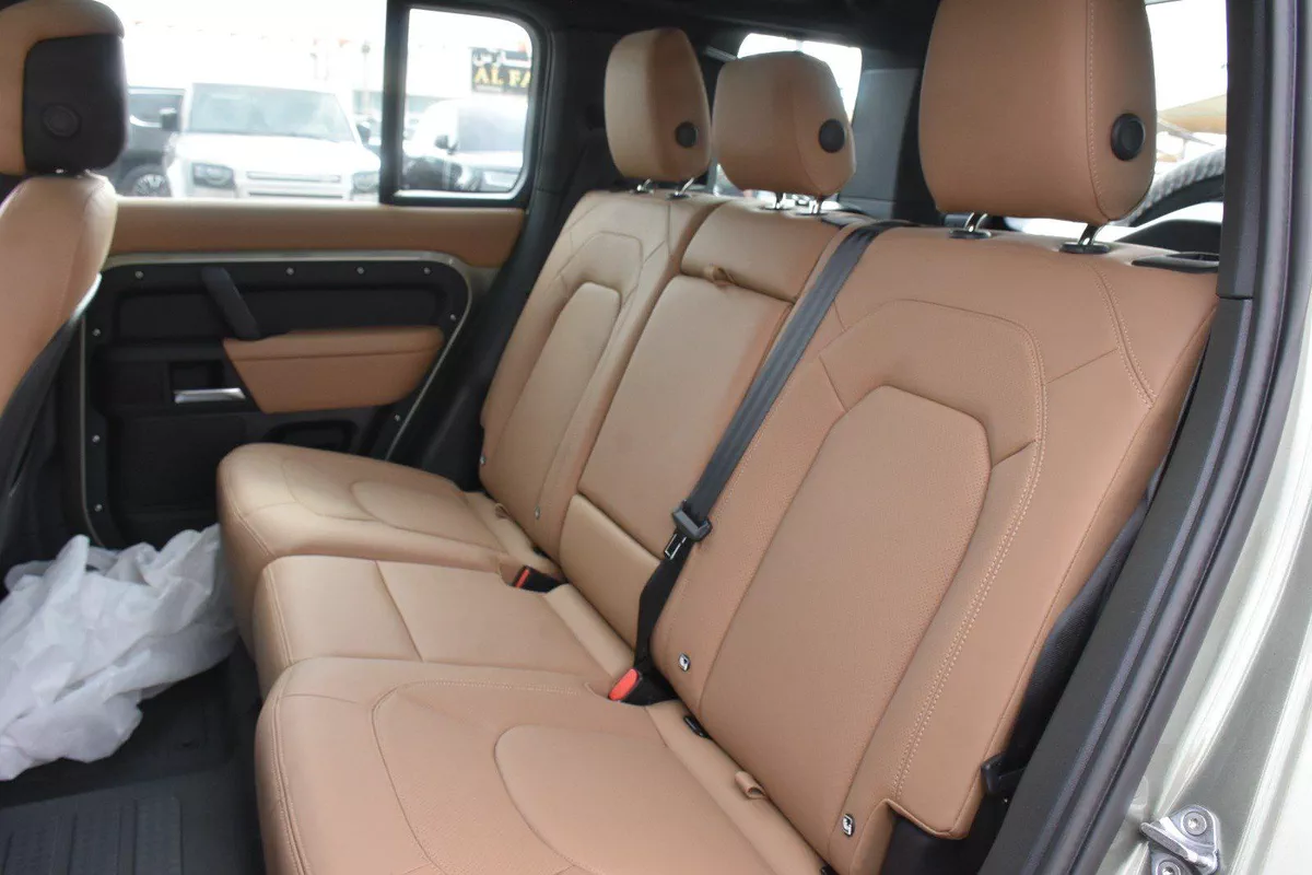 LAND ROVER DEFENDER P400 XDYNAMIC HSE 2025 | GREEN-6-6