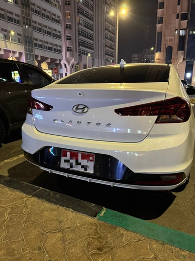 HYUNDAI ELANTRA 2.0L-3