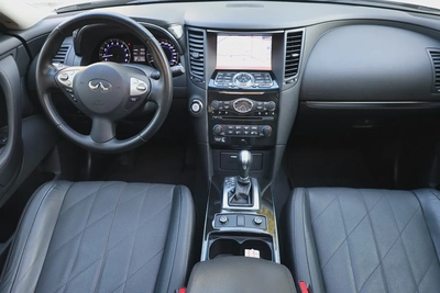 INFINITI QX70 LUXURY 3.7L V6 - GCC SPECS - ORIGINAL PAINT - UNDER WARRANTY - ACCIDENT FREE --15