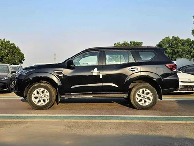 Nissan X Terra SE 7 SEATS / 2.5L PETROL V4 / LEATHER SEATS / PUSH START / 4WD (CODE # 69096)-2