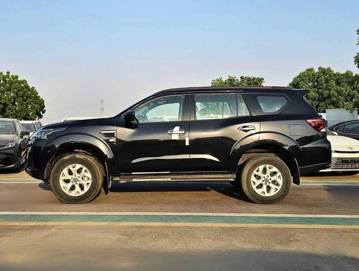 Nissan X Terra SE 7 SEATS / 2.5L PETROL V4 / LEATHER SEATS / PUSH START / 4WD (CODE # 69096)-2-0