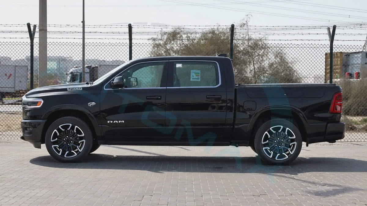 ( For Export / multiple colors) 2026/2026 RAM 1500 Limited Longhorn Crew Cab eTorque V8 5.7L GCC 0KM-18-18