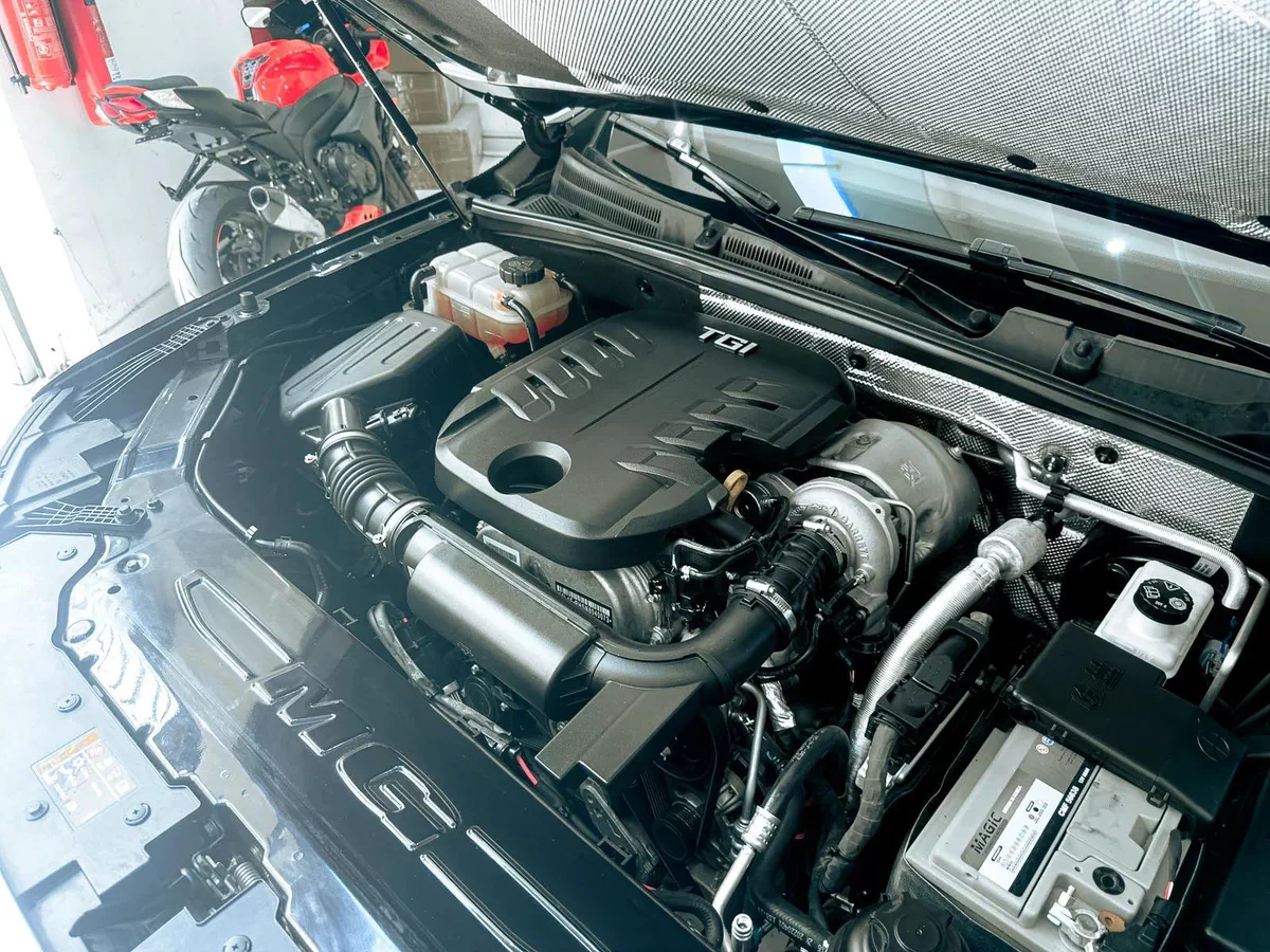 2023 MG RX8 Luxury 2.0T V4 // EMI Starting from 1,250 AED-4-4