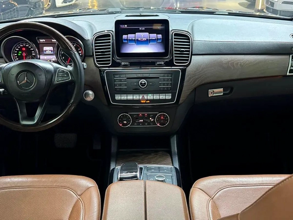 Mercedes-Benz GLS 500 | 4.7L V8 | 2018, GCC Specs