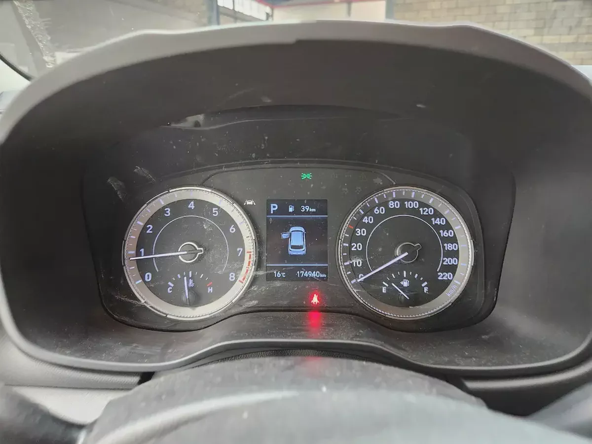 Hyundai Venue 2022 Korean Specs - Compact SUV in Excellent Condition-9-9