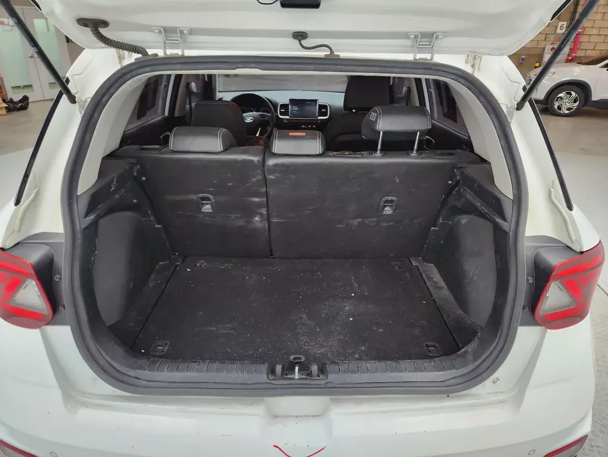 Hyundai Venue 2022 Korean Specs - Compact SUV in Excellent Condition-16-16