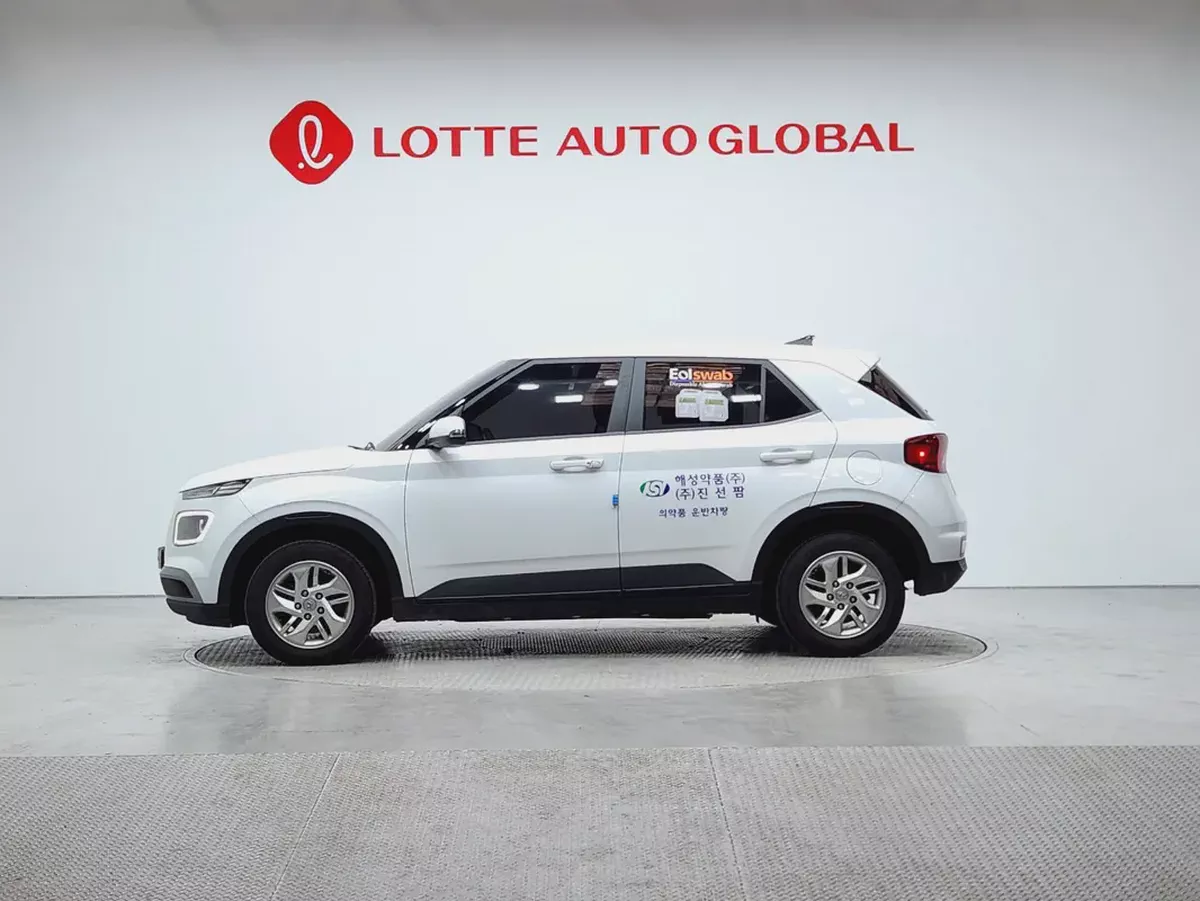 Hyundai Venue 2022 Korean Specs - Compact SUV in Excellent Condition-2-2