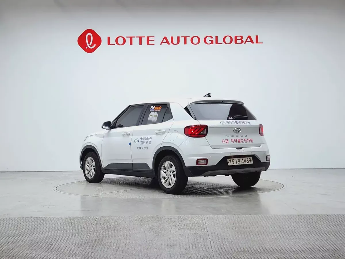 Hyundai Venue 2022 Korean Specs - Compact SUV in Excellent Condition-3-3