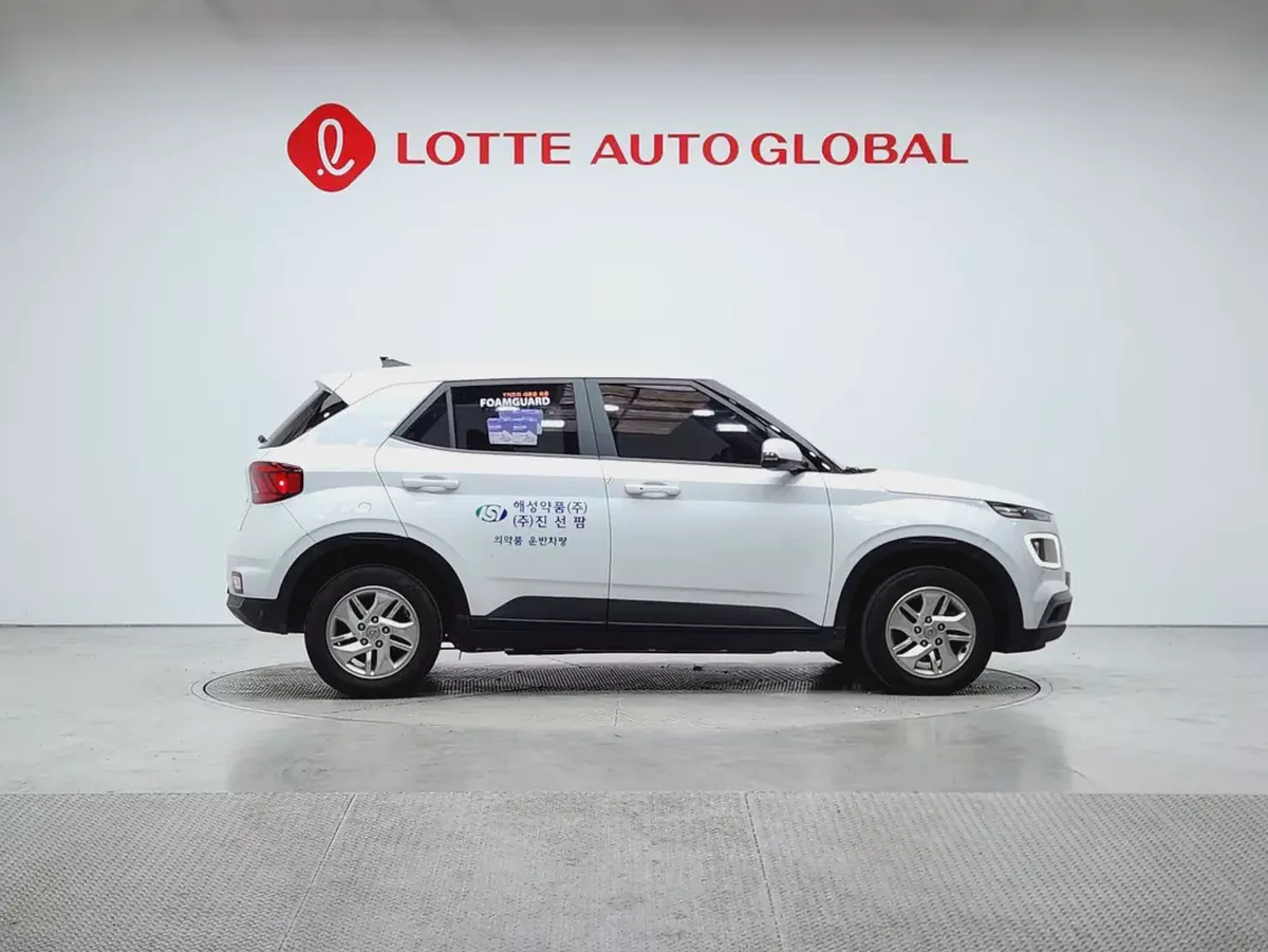 Hyundai Venue 2022 Korean Specs - Compact SUV in Excellent Condition-6-6