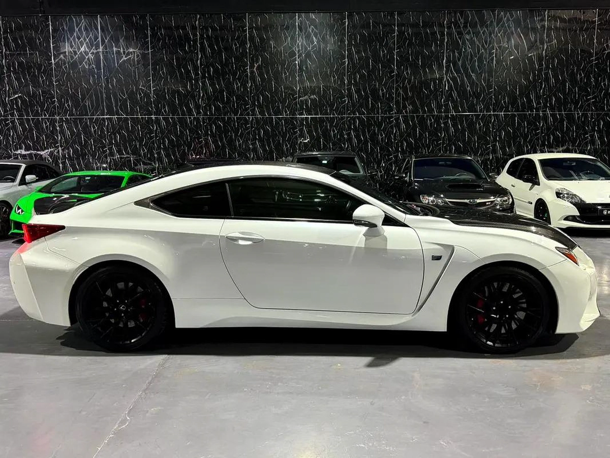 2016 Lexus RC F Carbon Edition | GCC Specs | Performance V8-17-17