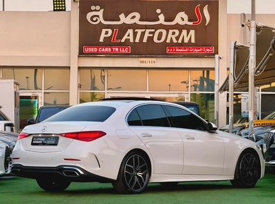 Mercedes C200 2022 | GCC Specs | Original Paint Pristine Condition-3