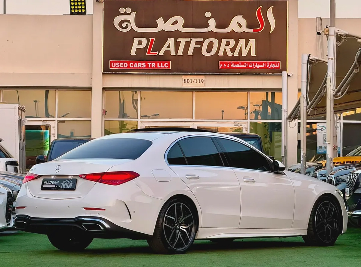 Mercedes C200 2022 | GCC Specs | Original Paint Pristine Condition-3-3