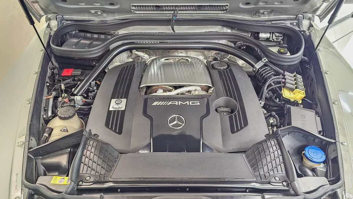 MERCEDES BENZ - G63 AMG - DOUBLE NIGHT PACKAGE - 2025 MODEL - GCC SPECS - 82000KM - GRAY COLOR-10-10