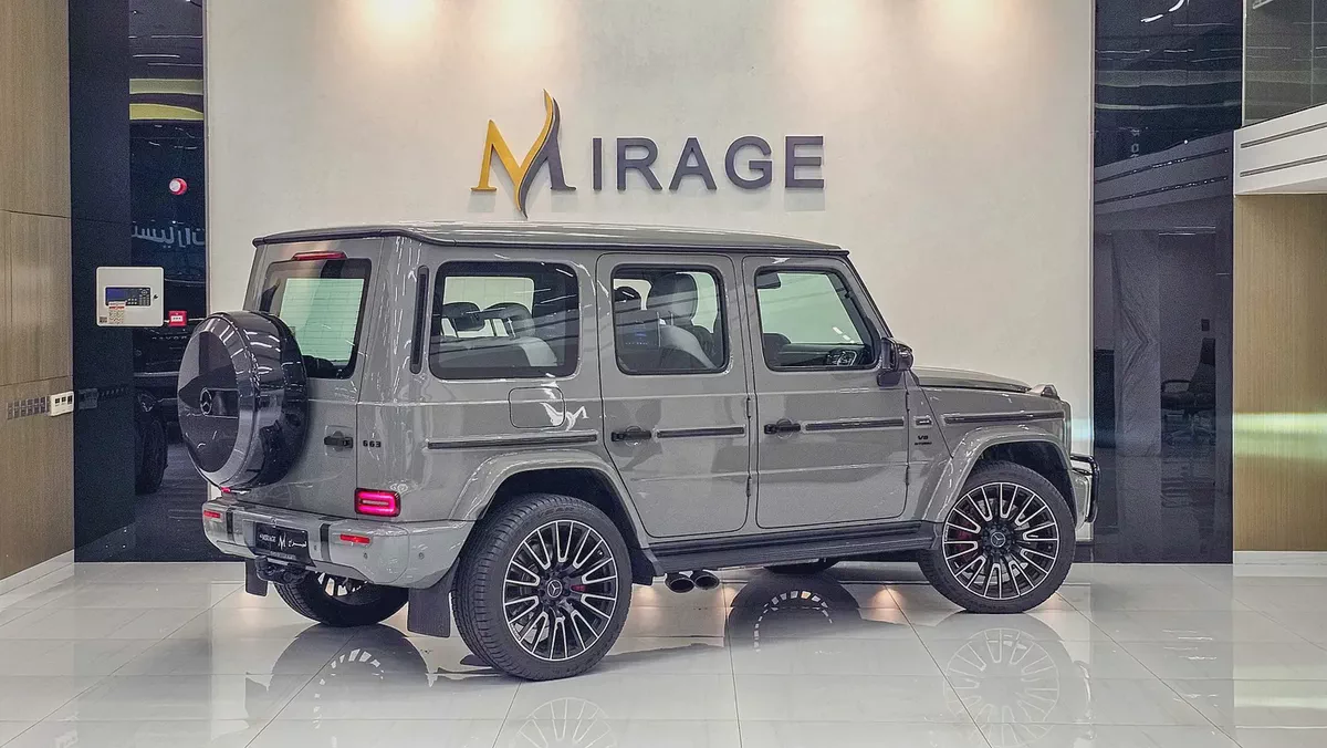 MERCEDES BENZ - G63 AMG - DOUBLE NIGHT PACKAGE - 2025 MODEL - GCC SPECS - 82000KM - GRAY COLOR-13-13