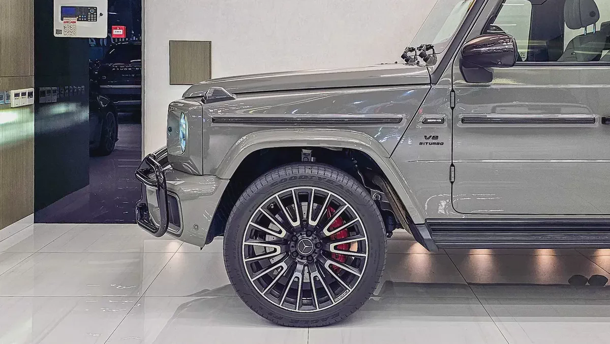 MERCEDES BENZ - G63 AMG - DOUBLE NIGHT PACKAGE - 2025 MODEL - GCC SPECS - 82000KM - GRAY COLOR-16-16