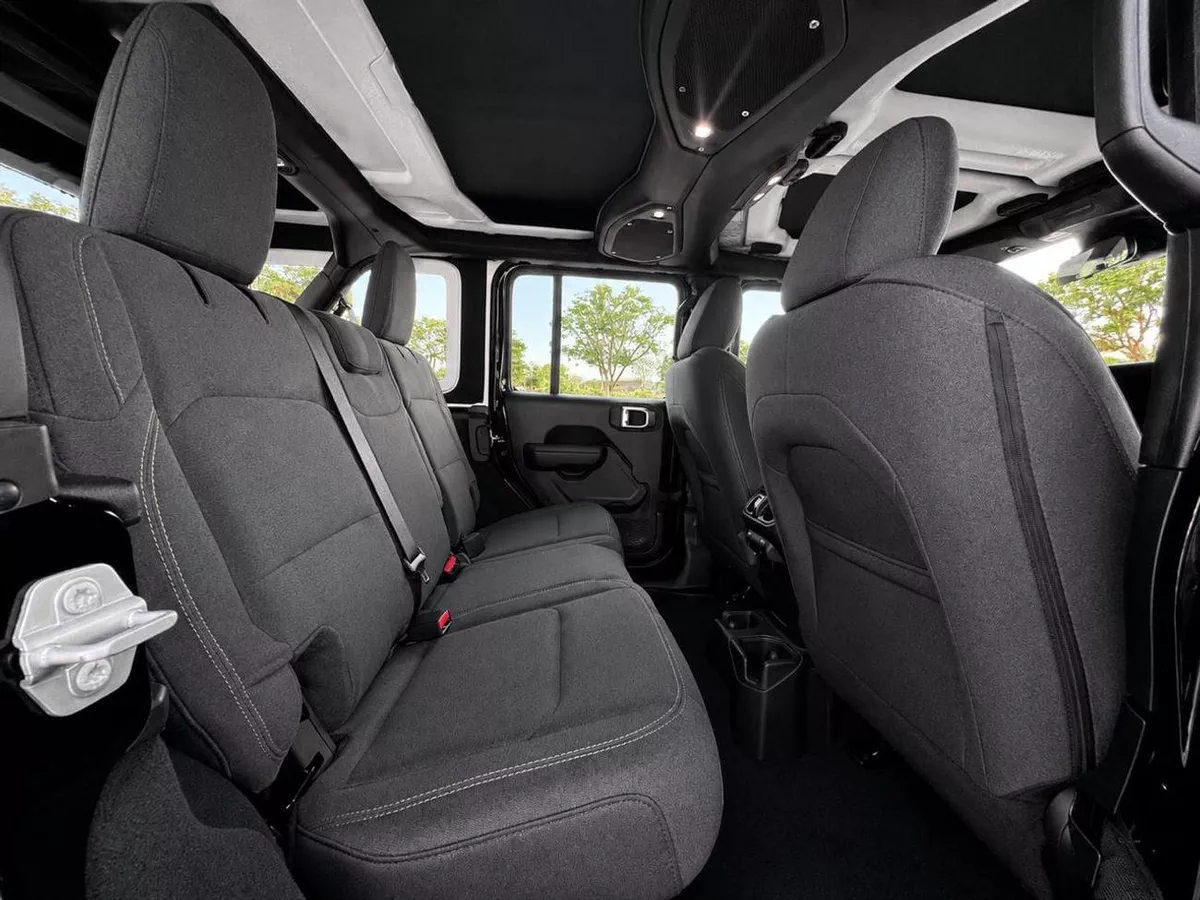 Jeep Wrangler Unlimited SPORT 2.0L A/T-9-0