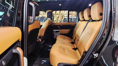 Land Rover Defender 130 HSE P400-10