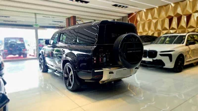 Land Rover Defender 130 HSE P400-6