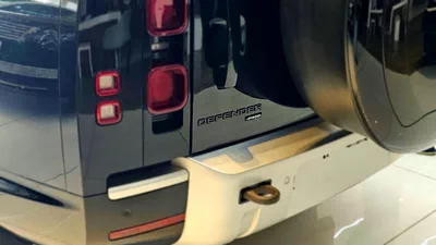 Land Rover Defender 130 HSE P400-7