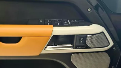 Land Rover Defender 130 HSE P400-8