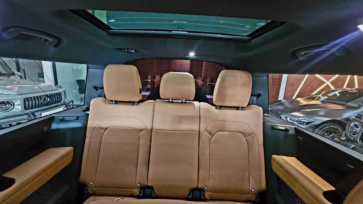 Land Rover Defender 130 HSE P400-12-0