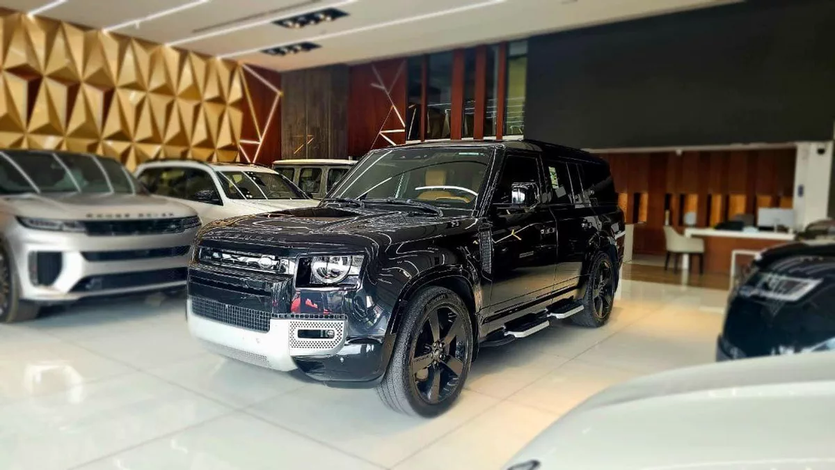 Land Rover Defender 130 HSE P400-1-0