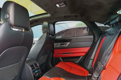 Jaguar XF 2020-9