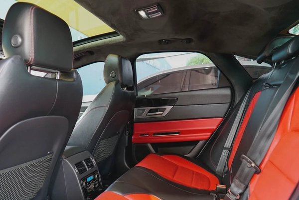 Jaguar XF 2020