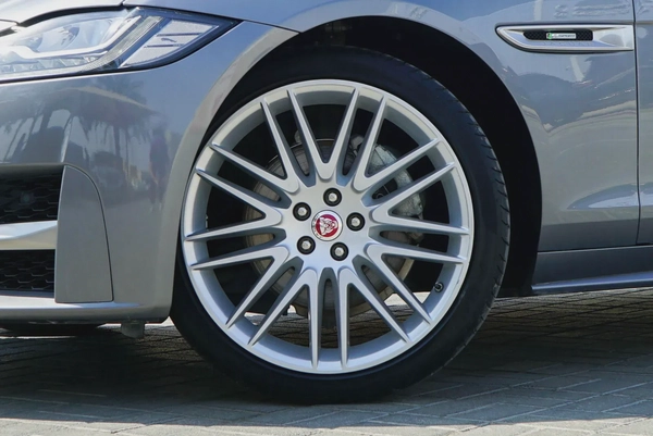 Jaguar XF 2020