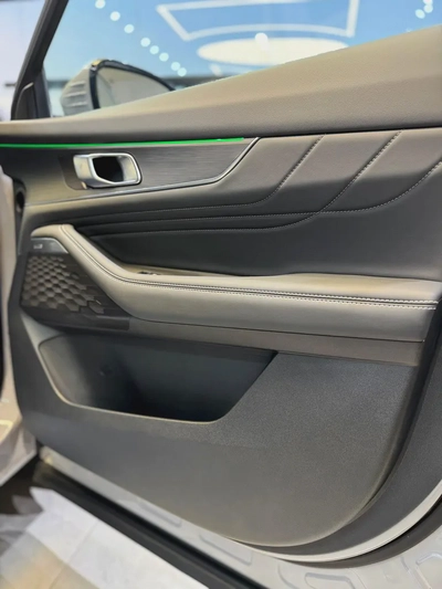 2023 CHANGAN UNI K  PLATINUM WITH 360 DEGREE CAMERA/FULLY LOADED BRAND NEW ZERO KM-9