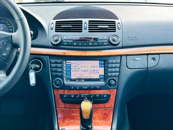 BENZ E240 | 2002 | CLEAN CAR FRESH JAPAN IMPORT