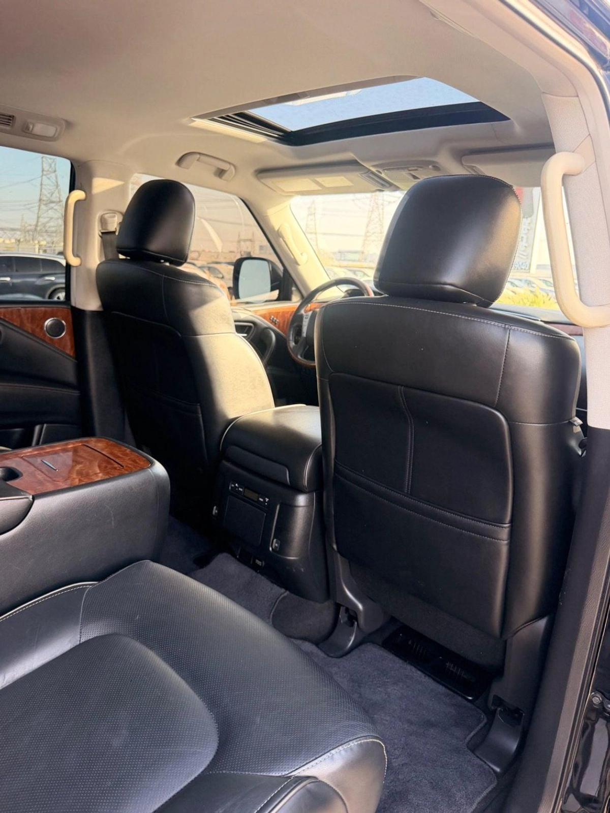 Infiniti QX80 LUXURY 4WD Full option-13-0