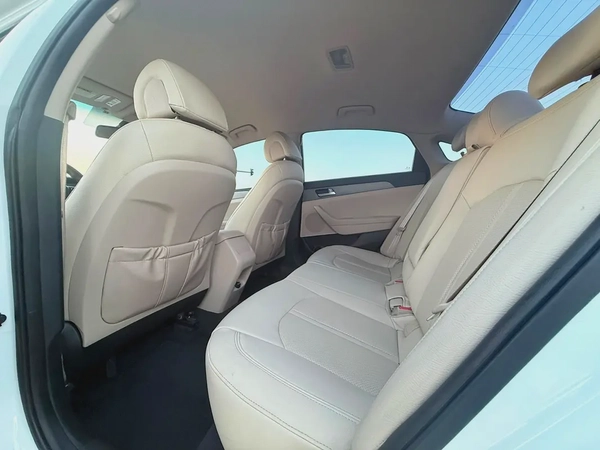 2016 Hyundai Sonata SE - American Specs - Well Maintained
