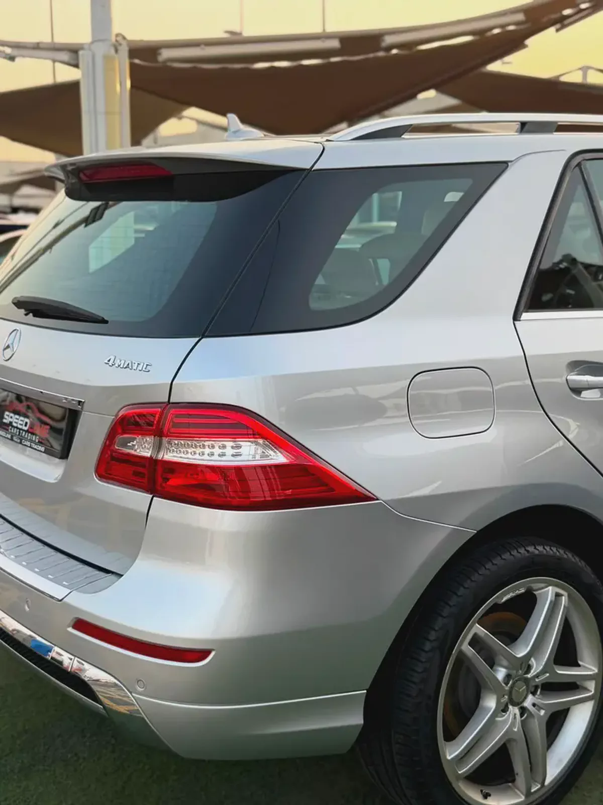 Mercedes- Benz ML-500-6-6