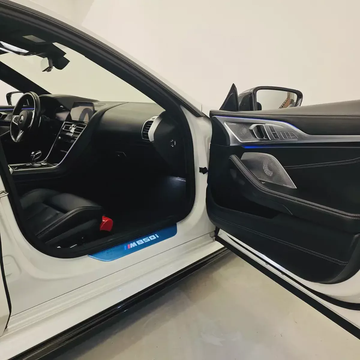AED 2647 PM | BMW M850i xDrive 2020 | PRISTINE CONDITION | HIGH MODS | 1 YEAR WARRANTY | GCC-13-13